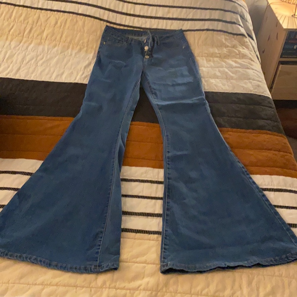 Wide leg/bell bottom/flare jeans